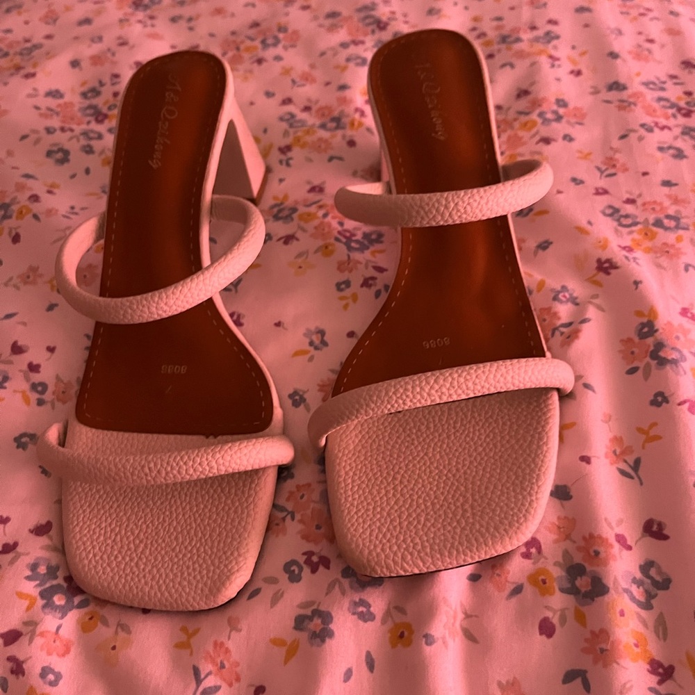 Brand new never worn heels